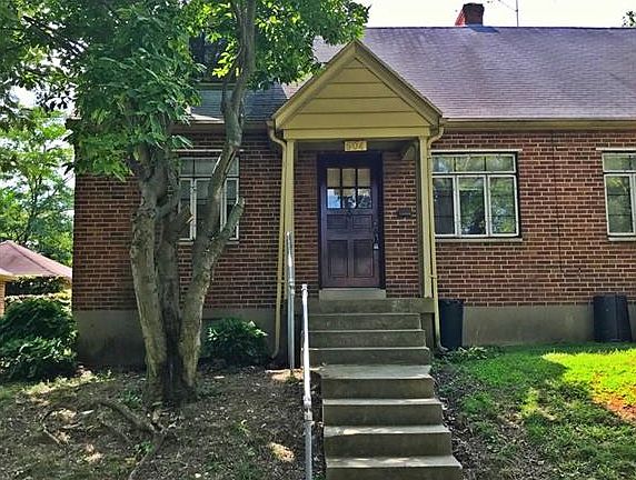 2nd image of 502 Lonsdale Ave
