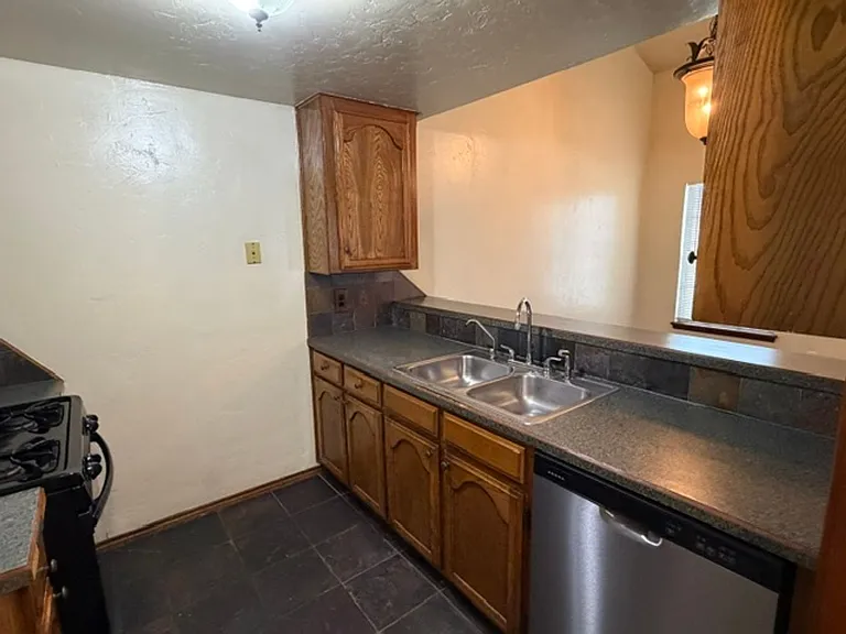 2124 Lonnie Ln — Photo 7