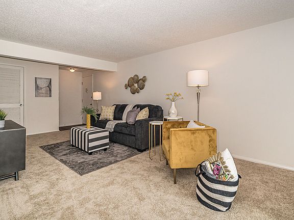 5th image of 1040 Huntington Hill Dr #1678-D