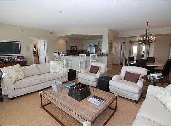 4th image of 770 Gulf Shore Dr Unit 1103