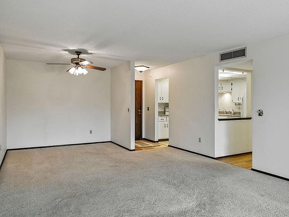 5th image of 5140 W 102nd St APT 115