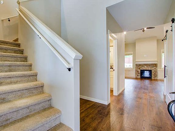 3rd image of 305 E Spruce Ave