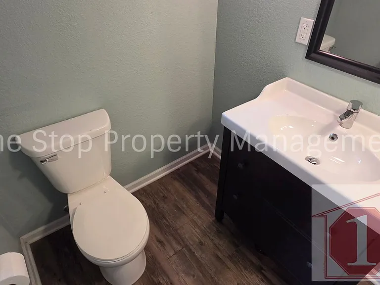 608 NE Florence Ave #A — Photo 26