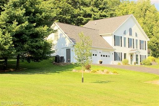 1st image of 2070 Blackmer Dr