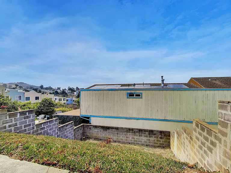 310 Castle St — Photo 34