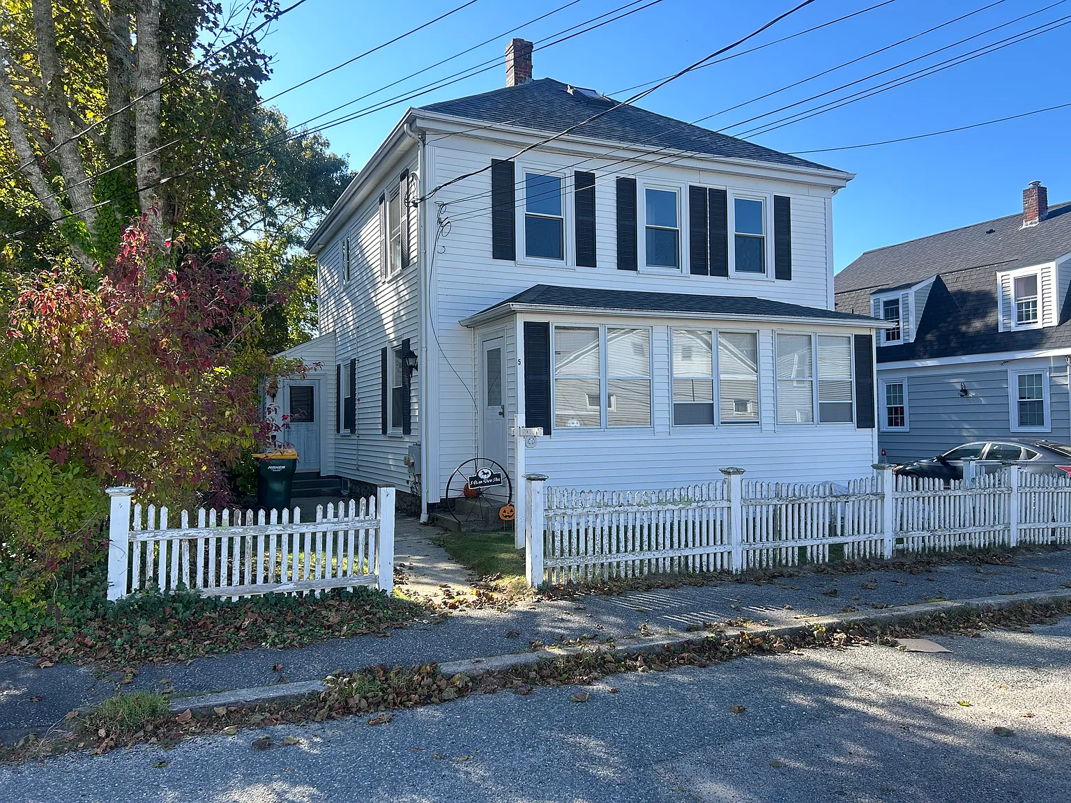 3 bed, 1100 sqft, $2,450 — Photo 2