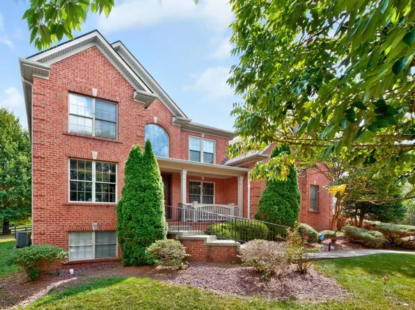 3200 Linville Ln, Lexington, KY 40513