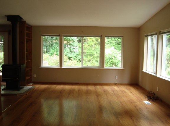 3rd image of 193 N Cresthill Way