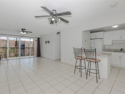 9150 Fontainebleau Blvd APT 402, Miami, FL, 33172