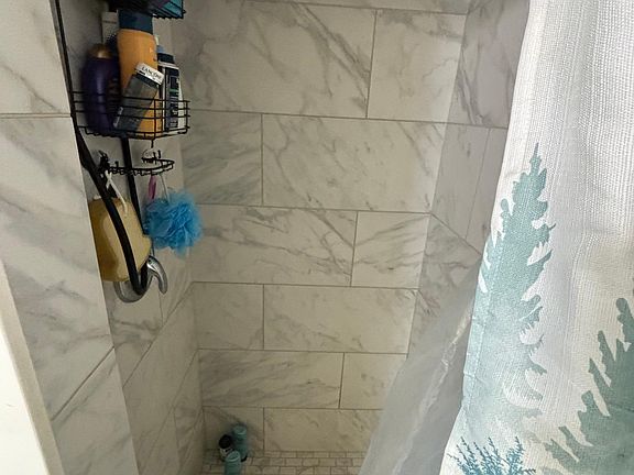 5th image of 1135 NE B St