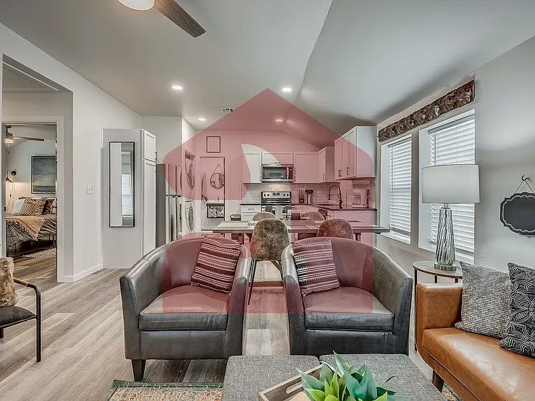 208 E Mosier St — Photo 11