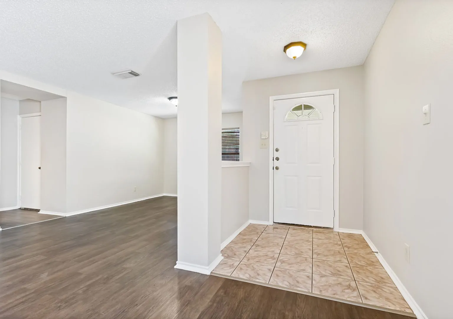 3 bedroom / 2 bath home in Creekside subdivision — Photo 2