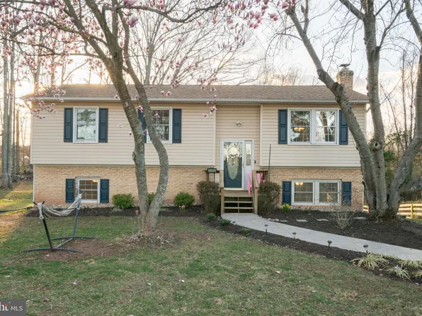 9898 Par Dr, Nokesville, VA 20181