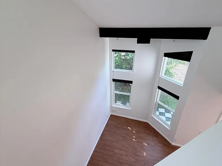 4057 San Francisco Ter — Photo 11