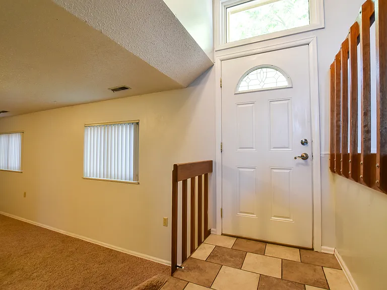 4925 Hackamore Dr N — Photo 9