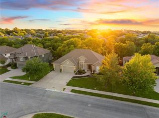 4424 NE Shadow Valley Cir, Lees Summit, MO 64064