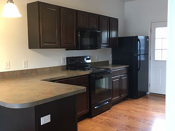 3rd image of 315 Burley Ave