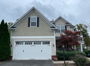 18591 Quantico Gateway Dr, Triangle, VA 22172