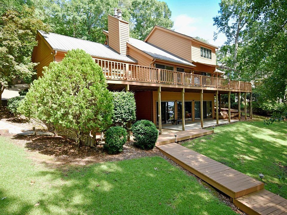 1st image of 202 Blue Creek Cir