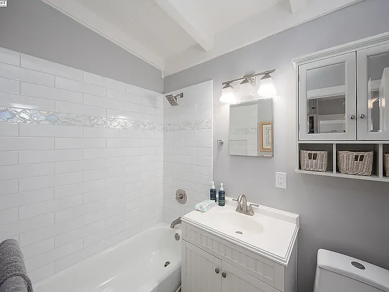 4771 Hazelwood Ave — Photo 23