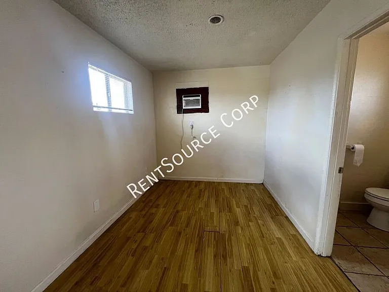 2542 W Main St #C — Photo 7
