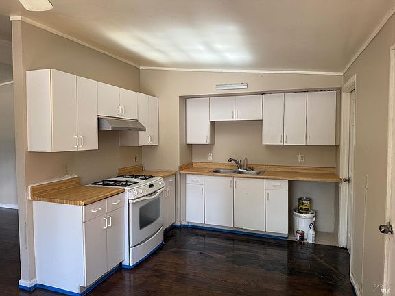 4th image of 272 Irvington Drive