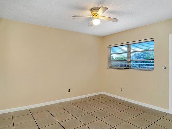 5th image of 4928 Hollywood Blvd #11