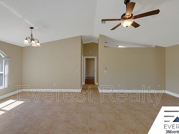 5th image of 11 Barrington Dr