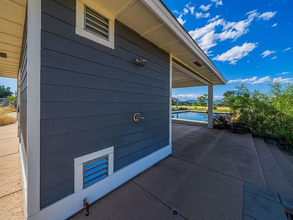 5th image of 22095 Los Robles Dr