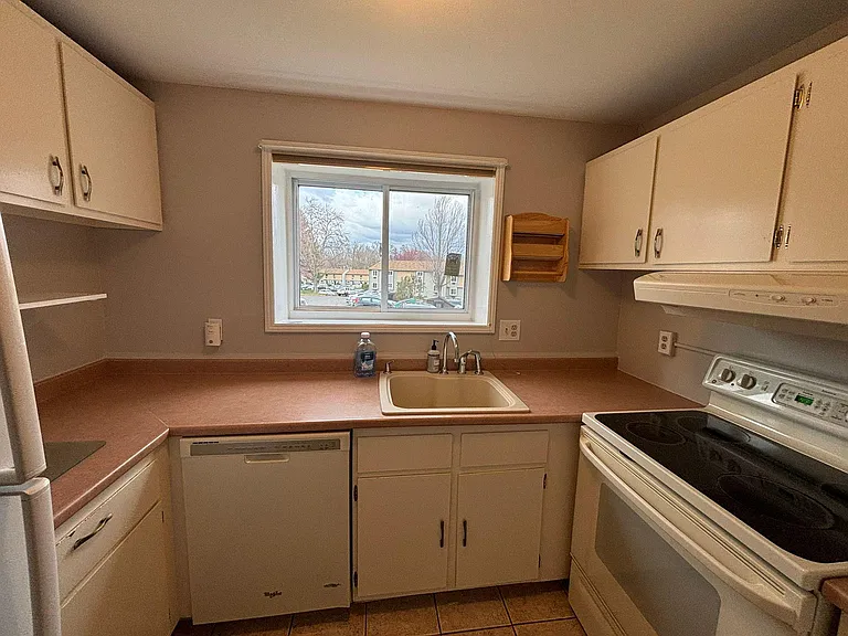 10 Carillon Dr #A — Photo 10