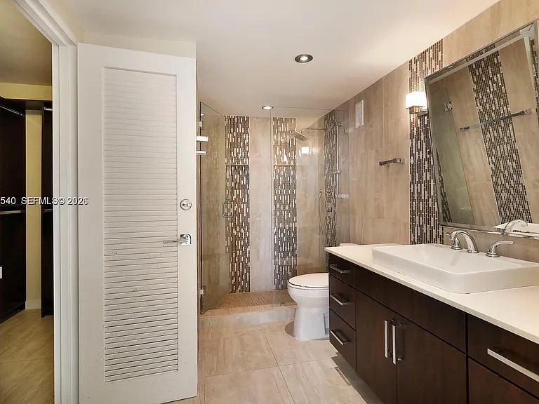 145 SE 25th Rd #502 — Photo 17