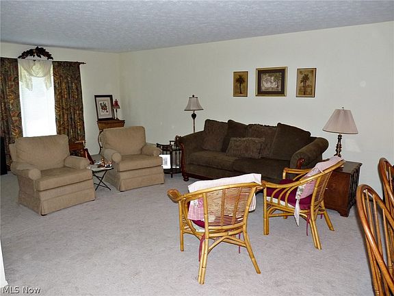 4th image of 9746 Plum Brook Ln