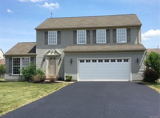 6551 Emily Ln, Lockport, NY 14094