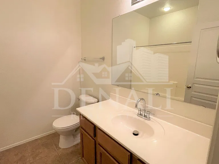 1225 N 36th St #1114 — Photo 18