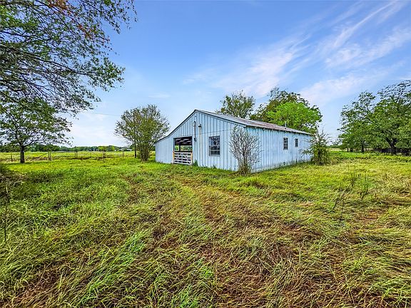 3rd image of 427 County Road 2719