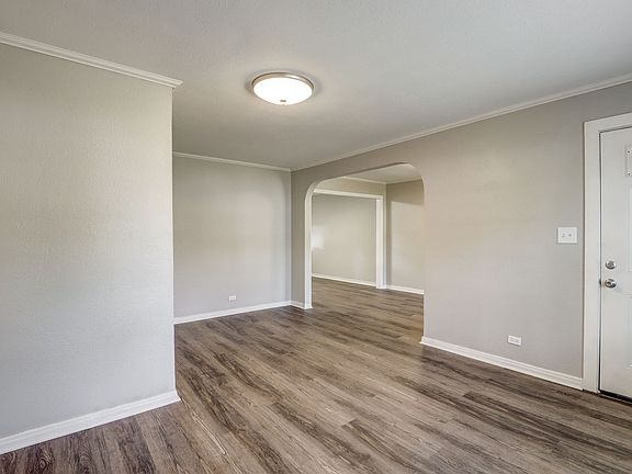 3rd image of 4215 Elizabeth St