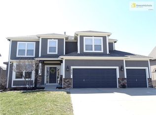 16546 S Lind Rd, Olathe, KS 66062