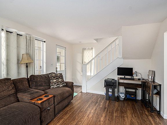 5th image of 8594 Almena Dr