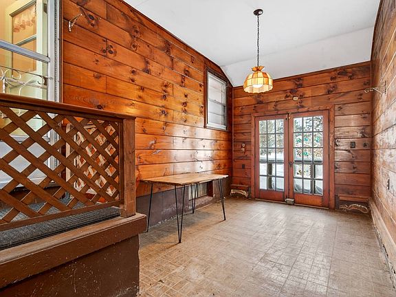 4th image of 2241 Town Line Rd