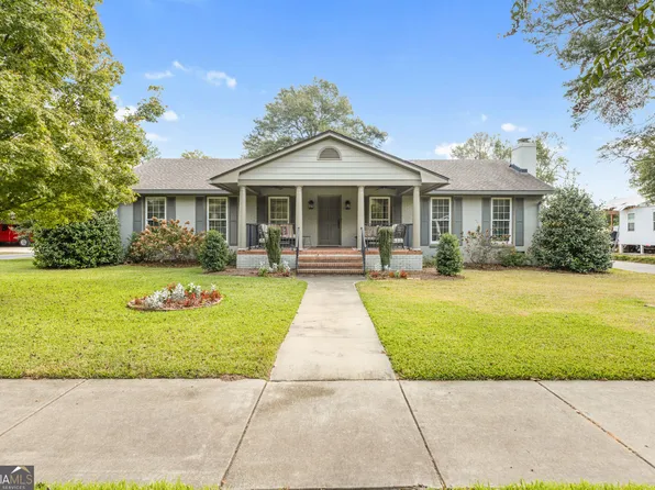 814 Academy Dr, Louisville, GA 30434