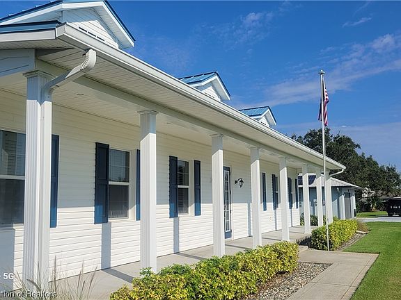 3rd image of 125 Melanie Dr