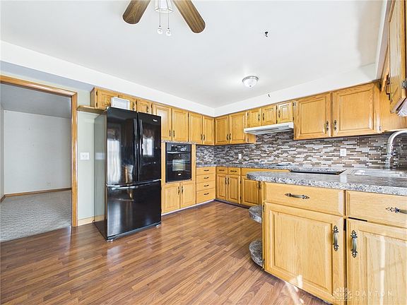 4th image of 139 Eastwood Dr