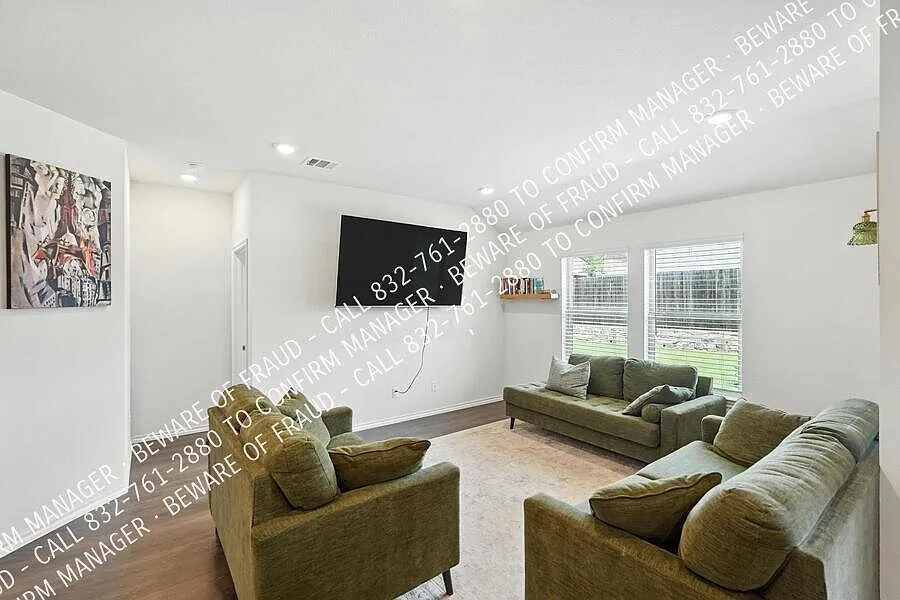 4 bed, 2.0 bath, 1575 sqft, $2,050 — Photo 4