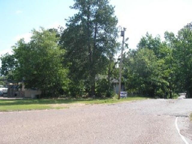 2nd image of 212 Hunter St