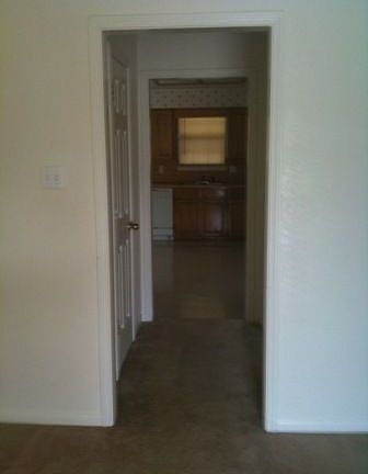 4th image of 901 Crymes Ln