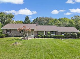 2729 Pleasant Valley Ln, Brodheadsville, PA 18322