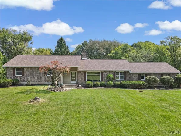 2729 Pleasant Valley Ln, Brodheadsville, PA 18322