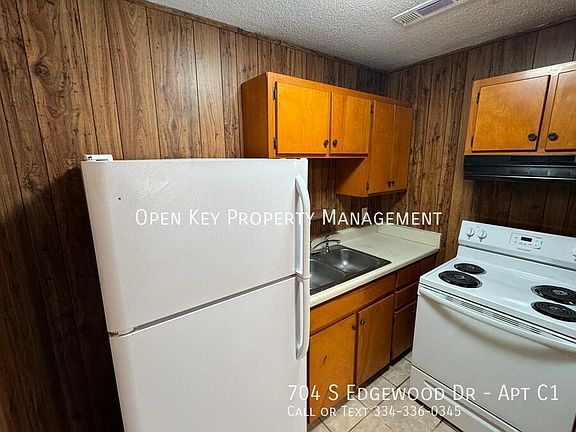 3rd image of 704 S Edgewood Dr APT C1