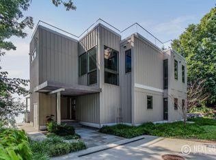 17981 N Shore Rd, Spring Lake, MI 49456