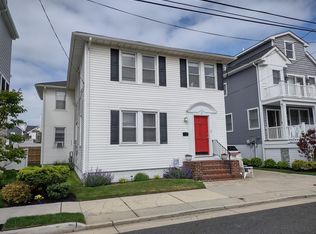 19 N Douglas Ave, Margate, NJ 08402